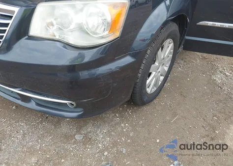 2014 Chrysler Town & Country Touring from USA, damaged, VIN 2C4RC1BG1ER195621